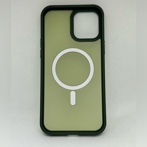 iPhone 13 phone case like new/barely used